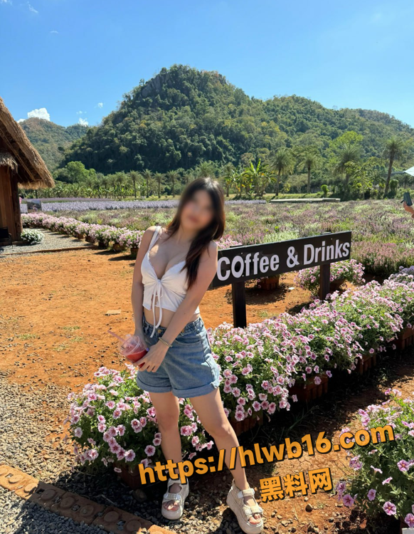 绿帽换妻网黄 pittyswg 最新作品 帐篷内激情4P大乱交 太会玩了这绿帽男！