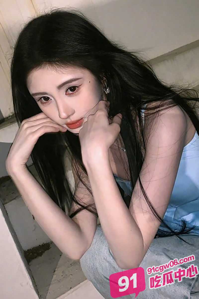 长相神似女明星鞠婧祎的反差淫娃被男友大力抽插 高潮不断全身抽搐！