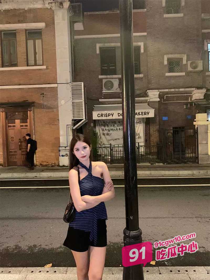 魔鬼身材美女嫩模大尺度私密视频大曝光 各种场地骑操猛干榨精 骚鸡看了都自愧不如~ 配图