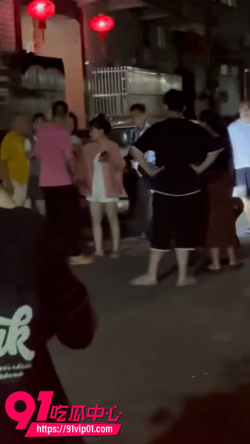 揭阳仙桥三立幼儿园女幼师勾引股东偷情被老公当场抓包暴打1.1 揭阳仙桥三立幼儿园女幼师勾引股东偷情被老公当场抓包暴打1.1