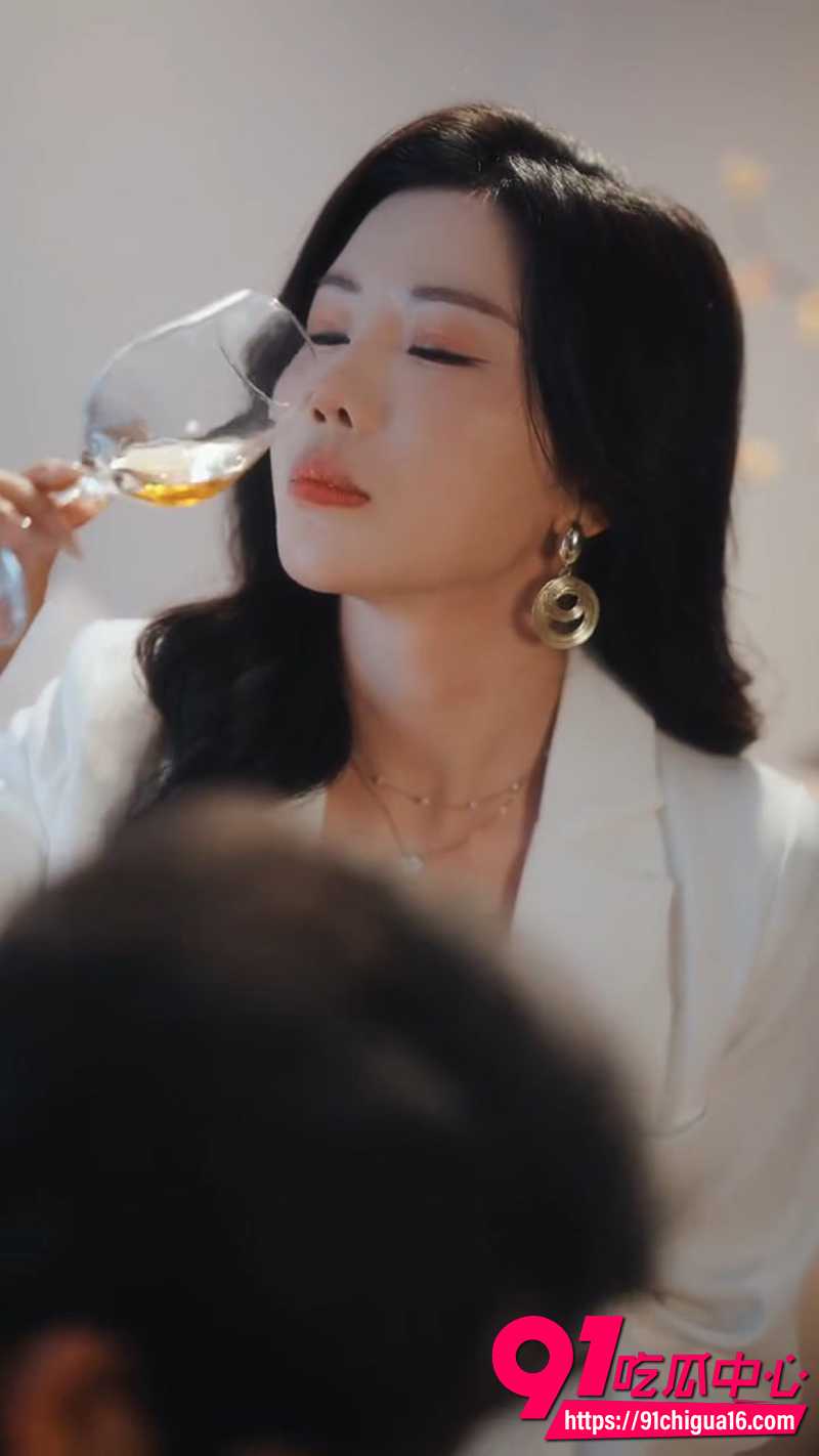 分手后我闪婚美艳女上司 3