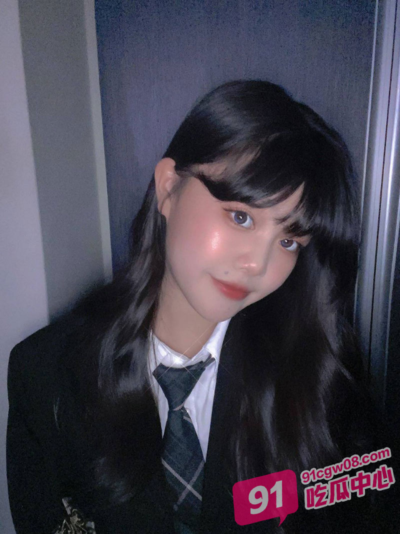 台湾大三学妹陈慧雯 自拍露脸裸照 抠逼自慰秀白嫩身材 分手后被渣男曝光！