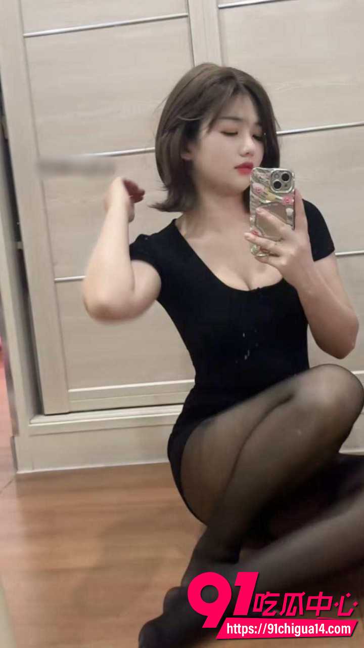 黑丝吊带骚妹翘臀大腿诱惑爆棚合集10