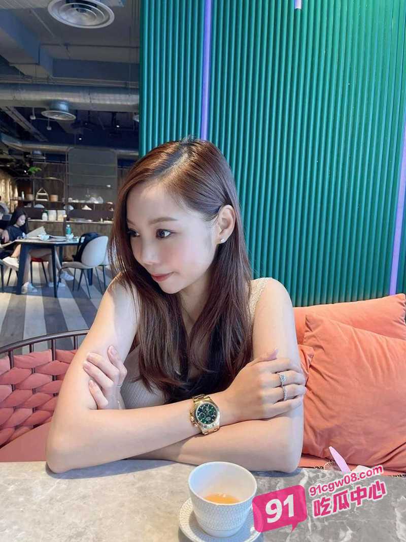 极品野模李欣韵生日福利 约男友大秀做爱技术 带着乳夹被疯狂打桩输出~ 配图3