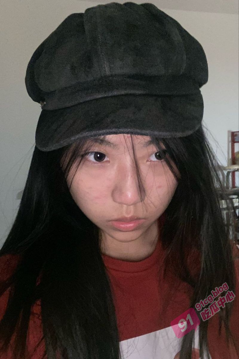 表面清纯的培训老师背地居然是条母狗 和渣男分手惨遭曝光 这口活调教的直接出师！