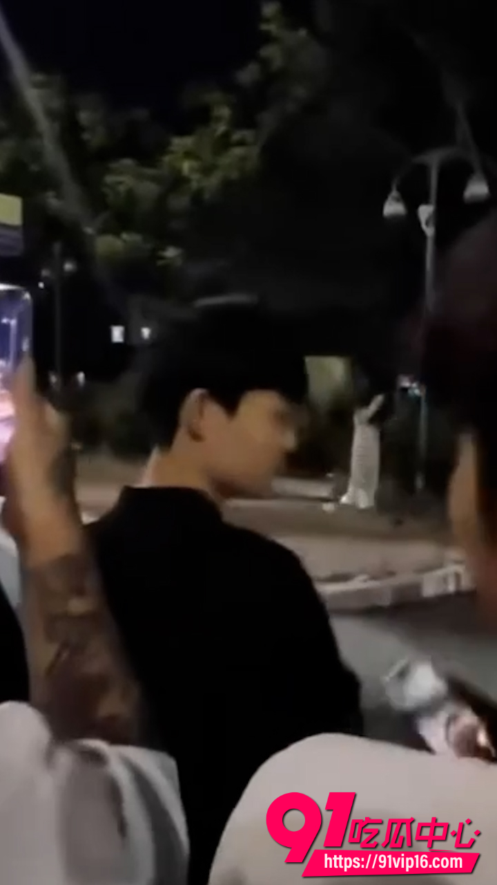 精神小妹打架视频5