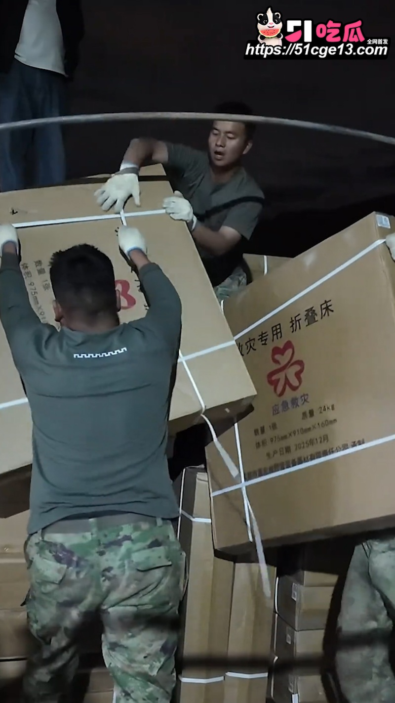西藏日喀则突发泥石流 14