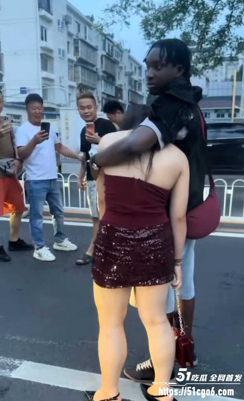北京已婚少妇倒贴黑人03 北京已婚少妇倒贴黑人03