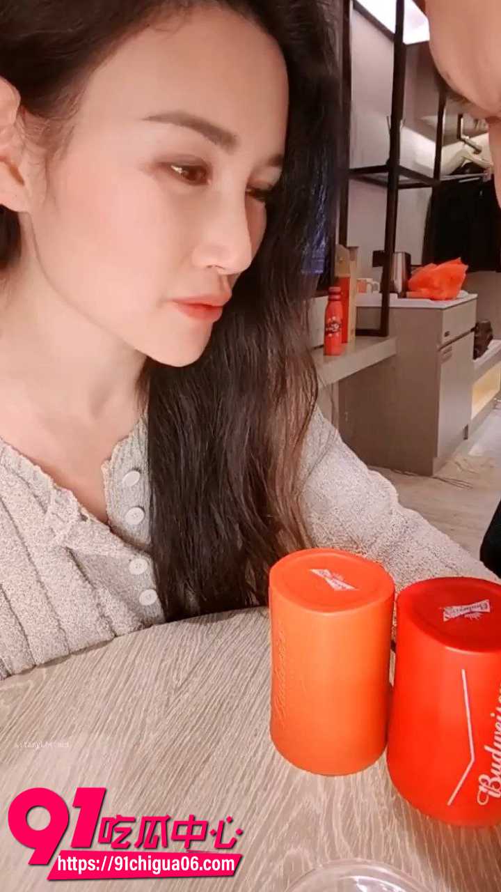 玩游戏把小姨子灌醉后彻底被撩发情2 玩游戏把小姨子灌醉后彻底被撩发情2