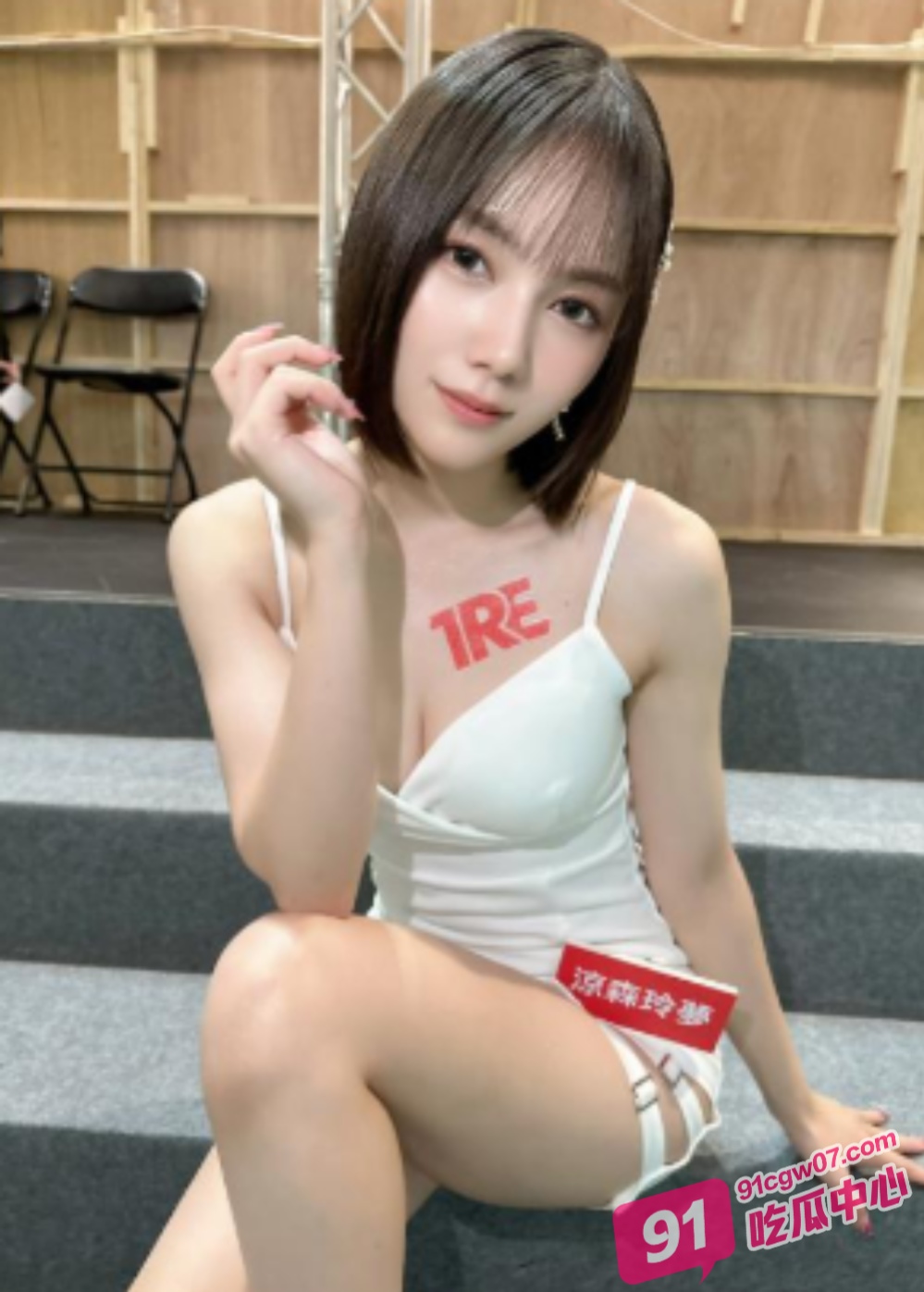 深夜撸管推荐~背着父母成为哥哥的性奴 白嫩屁股被强制灌精猛肏 全程爽点!