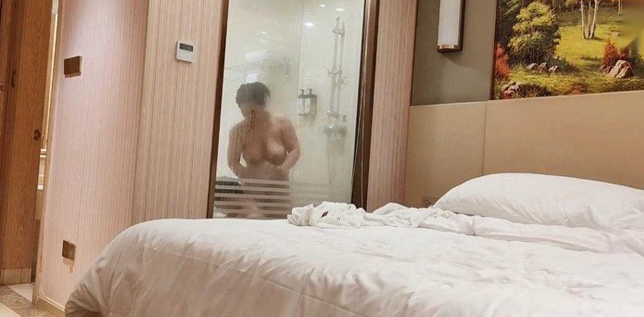 海角大神妈妈的味道新作 时隔两年终于把这个巨乳少妇操了 奶子一甩一甩的真爽！