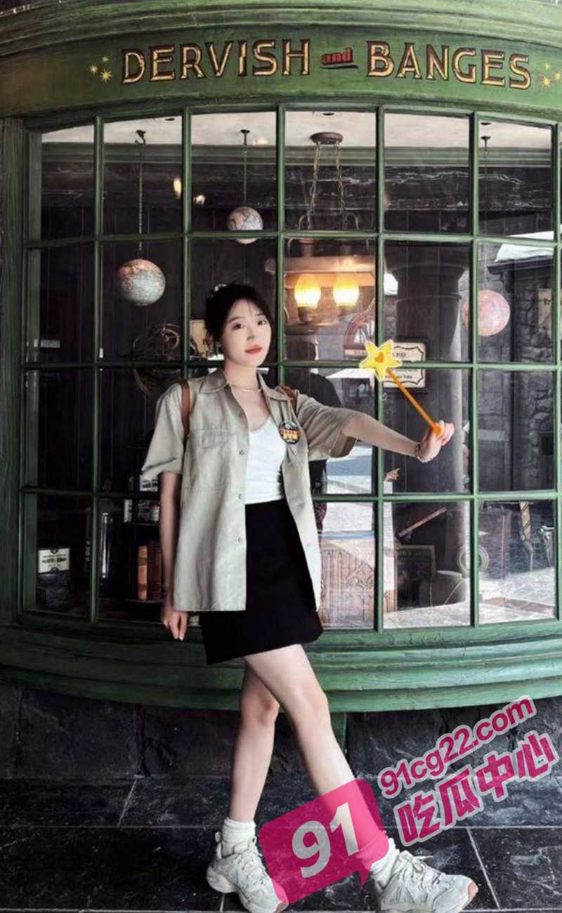 中秋佳节在餐桌上不止能吃月饼 还能品尝巨乳表妹
