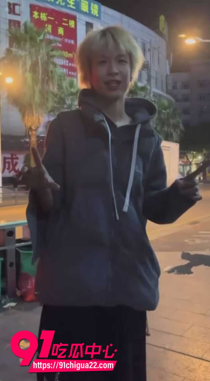 抖音网红小灿哥恶搞流浪汉引发众怒被当地大哥暴打5