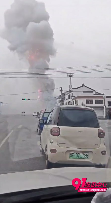湖北烟花爆竹门店爆炸现场6