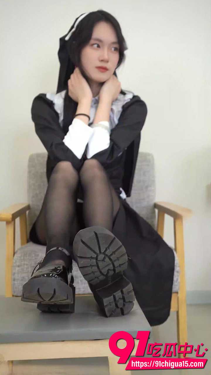 黑丝修女禁欲反差诱惑炸裂3 黑丝修女禁欲反差诱惑炸裂3