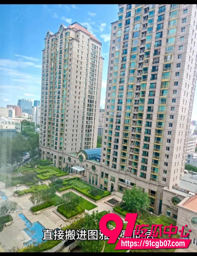 民族歌手乌兰图雅，被曝出与团队贝斯手郝梓杰的瓜17