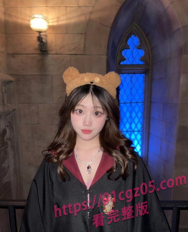 重庆纯欲女大学生性爱视频流出!床上娇羞与淫荡并存诱人至极~