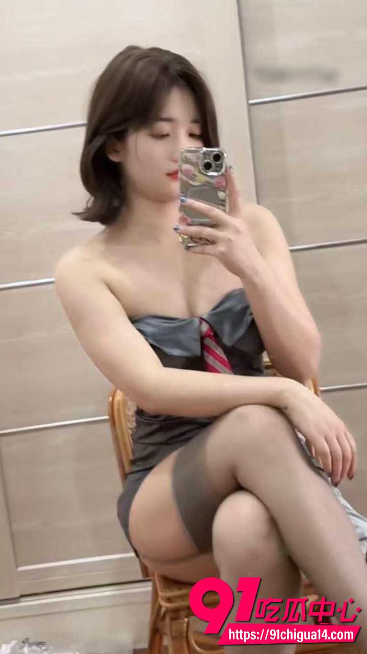 黑丝吊带骚妹翘臀大腿诱惑爆棚合集12