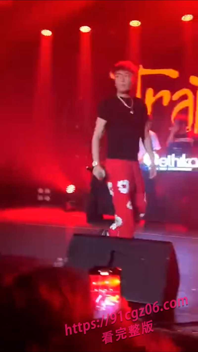 杭州trapcn猥琐男打飞机射女生腿上网页素材2素材水印版