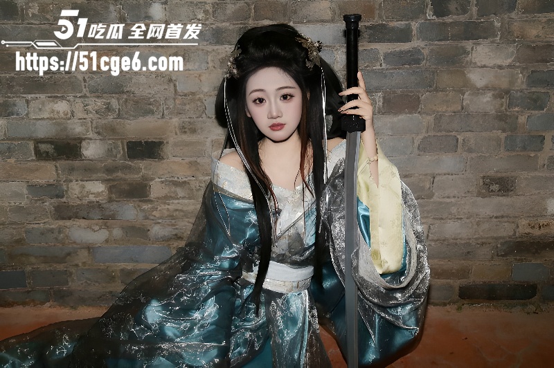 极品舞蹈老师 穿着汉服与金主无套做爱 4 极品舞蹈老师 穿着汉服与金主无套做爱 4