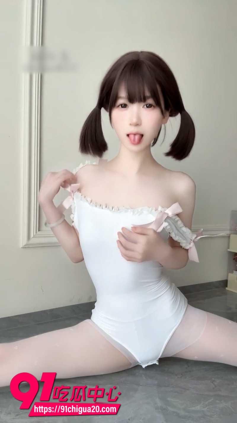 抖音白嫩女大学生萌小栖骚舞福利16