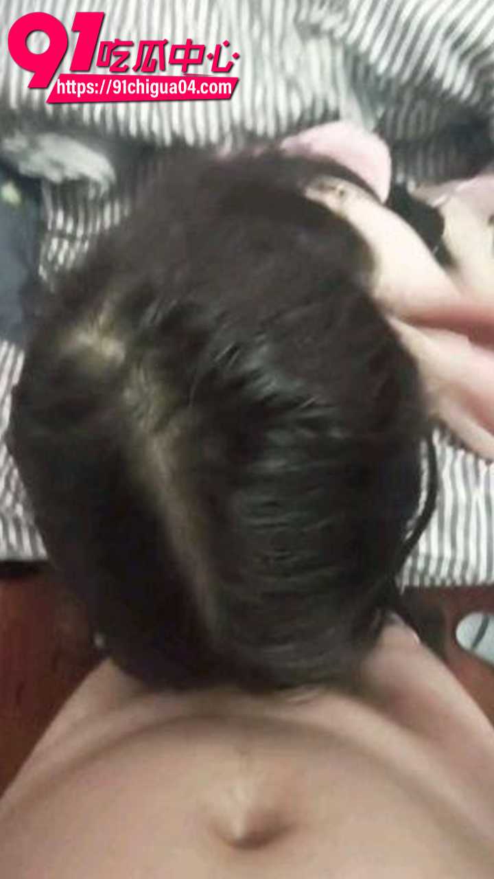趁老婆睡觉,鬼父夜潜18岁女儿卧室,疯狂的蹂躏女儿嫩胸和嫩穴2 趁老婆睡觉,鬼父夜潜18岁女儿卧室,疯狂的蹂躏女儿嫩胸和嫩穴2