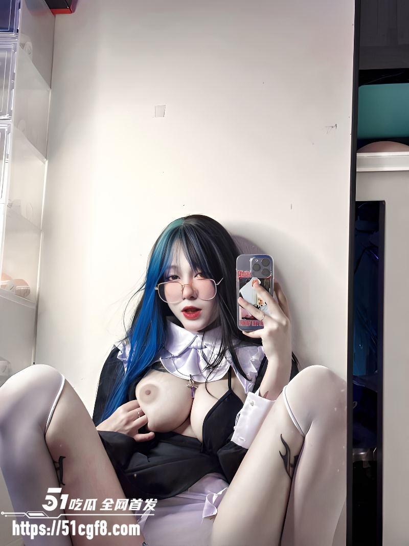 极品巨乳Coser namii11455 3
