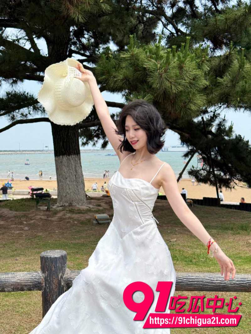 江苏混圈名媛王诗琦白天优雅旗袍仙女 夜里被小富二代调教成专属母狗!11 江苏混圈名媛王诗琦白天优雅旗袍仙女 夜里被小富二代调教成专属母狗!11