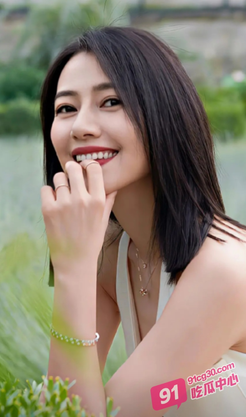 美女高圆圆从城市到乡下给弟弟解决生理需求 黑丝女菩萨的下乡扶贫之旅！ 配图3