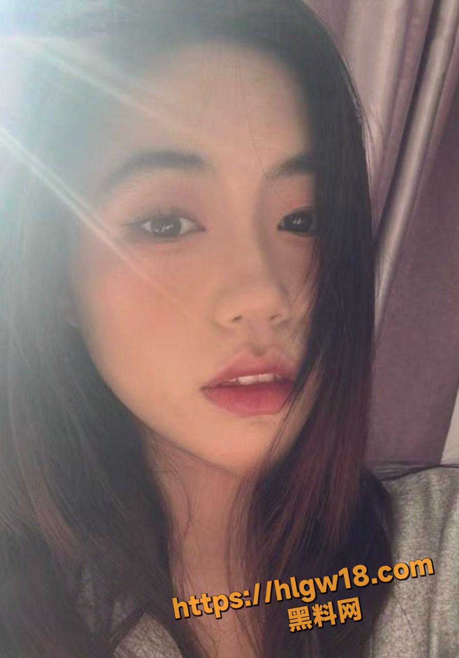 南京某公司反差女财务陈琳性爱视频泄密曝光，豪乳晃动端庄人妻变放荡母狗后入打桩高潮喷汁