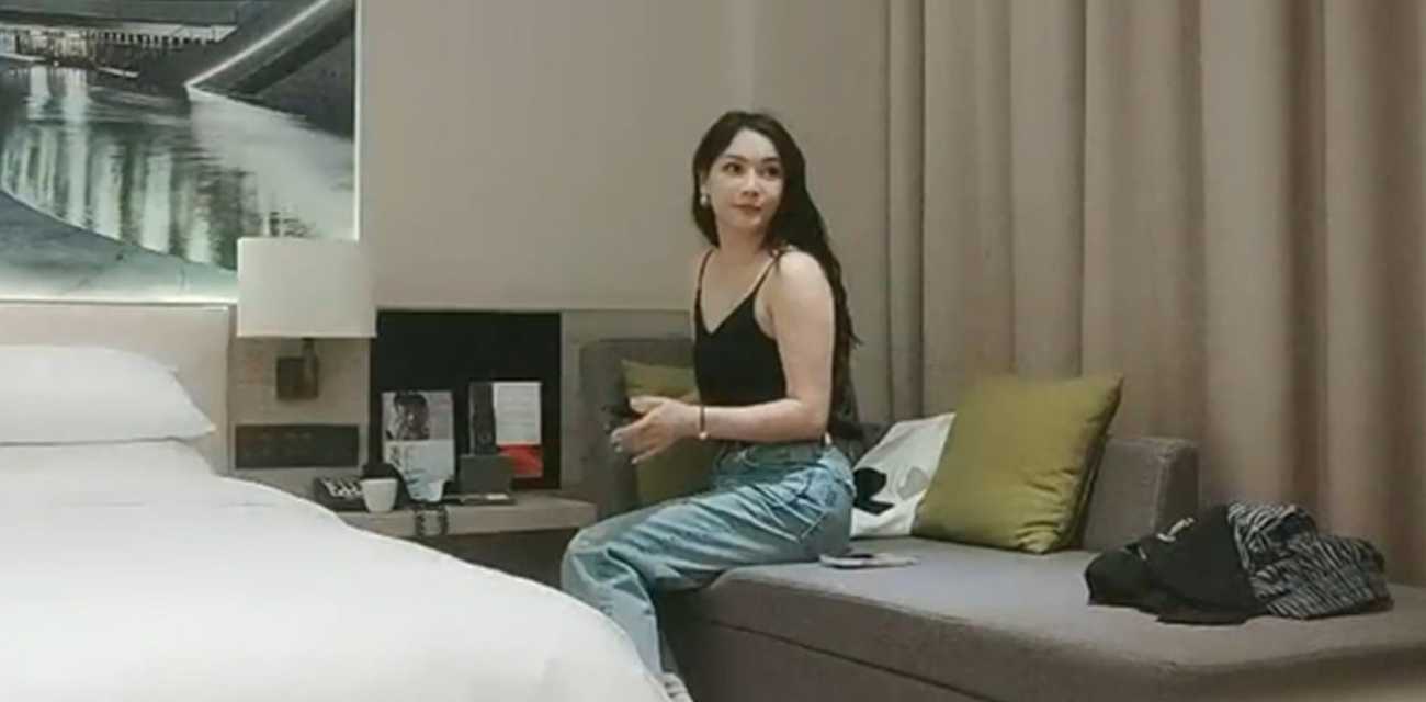 探花大神利哥探花 约炮高质量美臀极骚少妇 摸蛋深喉舔大屌 骑乘打桩啊啊叫