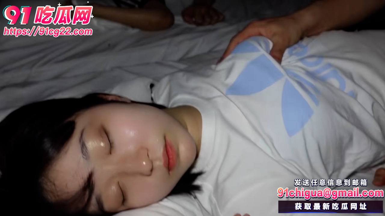 迷奸小奶猫～三姐妹被两男子迷晕带到酒店 遭受非人待遇！