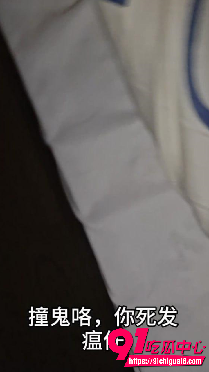 儿子偷拍妈妈洗澡后直接床上强上5