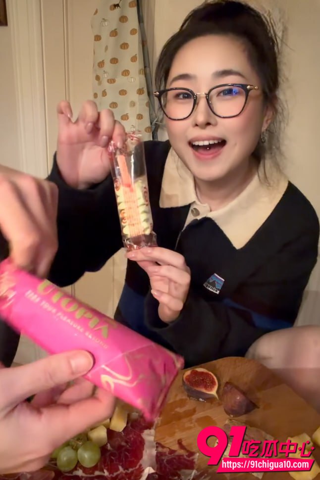 极品阿黑颜母狗噗噗新作3