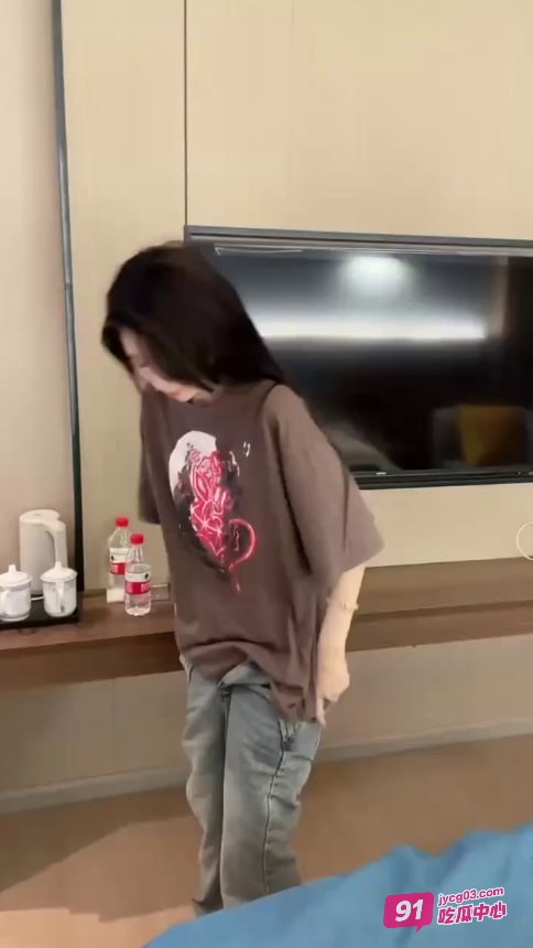 职校女神沉沦内幕曝光！金钱游戏下的真实交易…