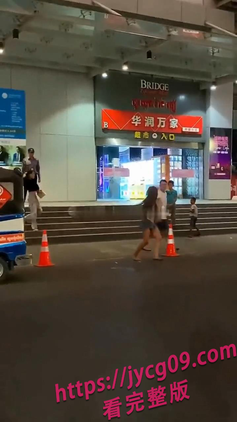 金边最美人妖惨遭中国男子暴打 只因奔现前隐瞒?
