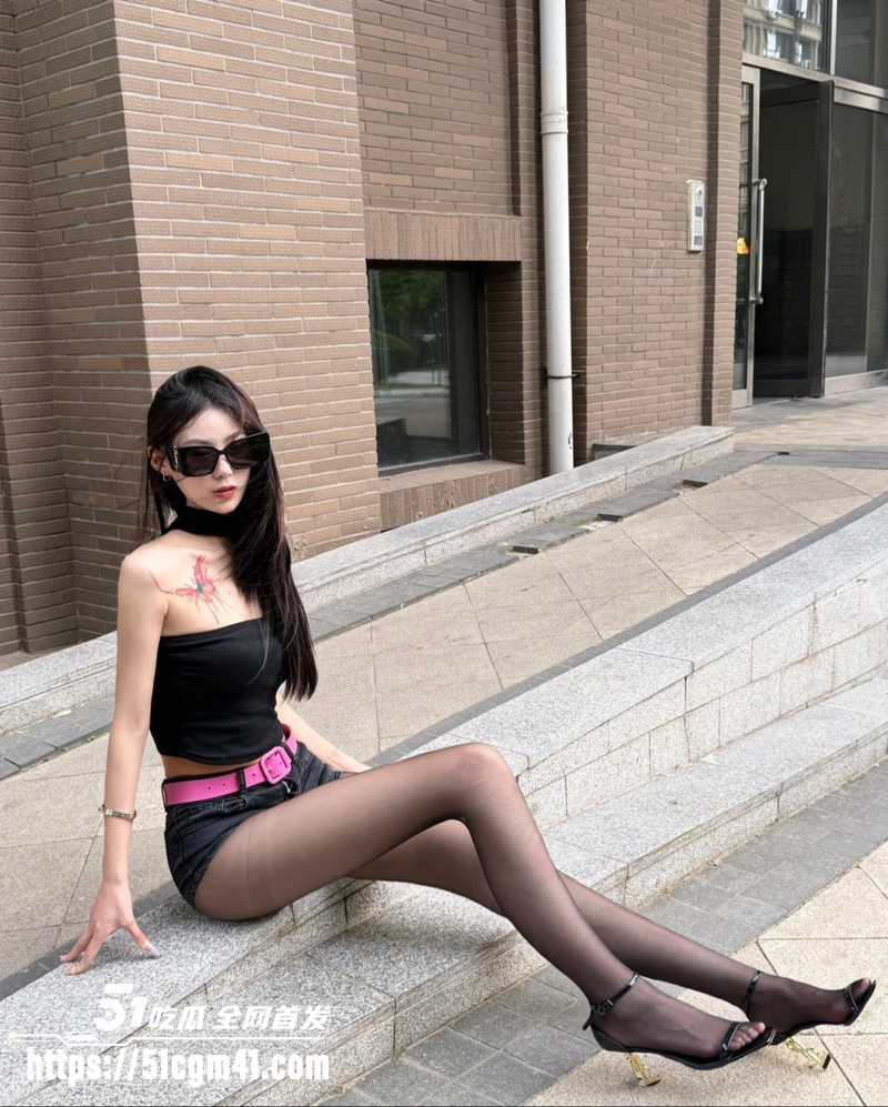上海天菜女大 王萱 在校期间被金主包养 4