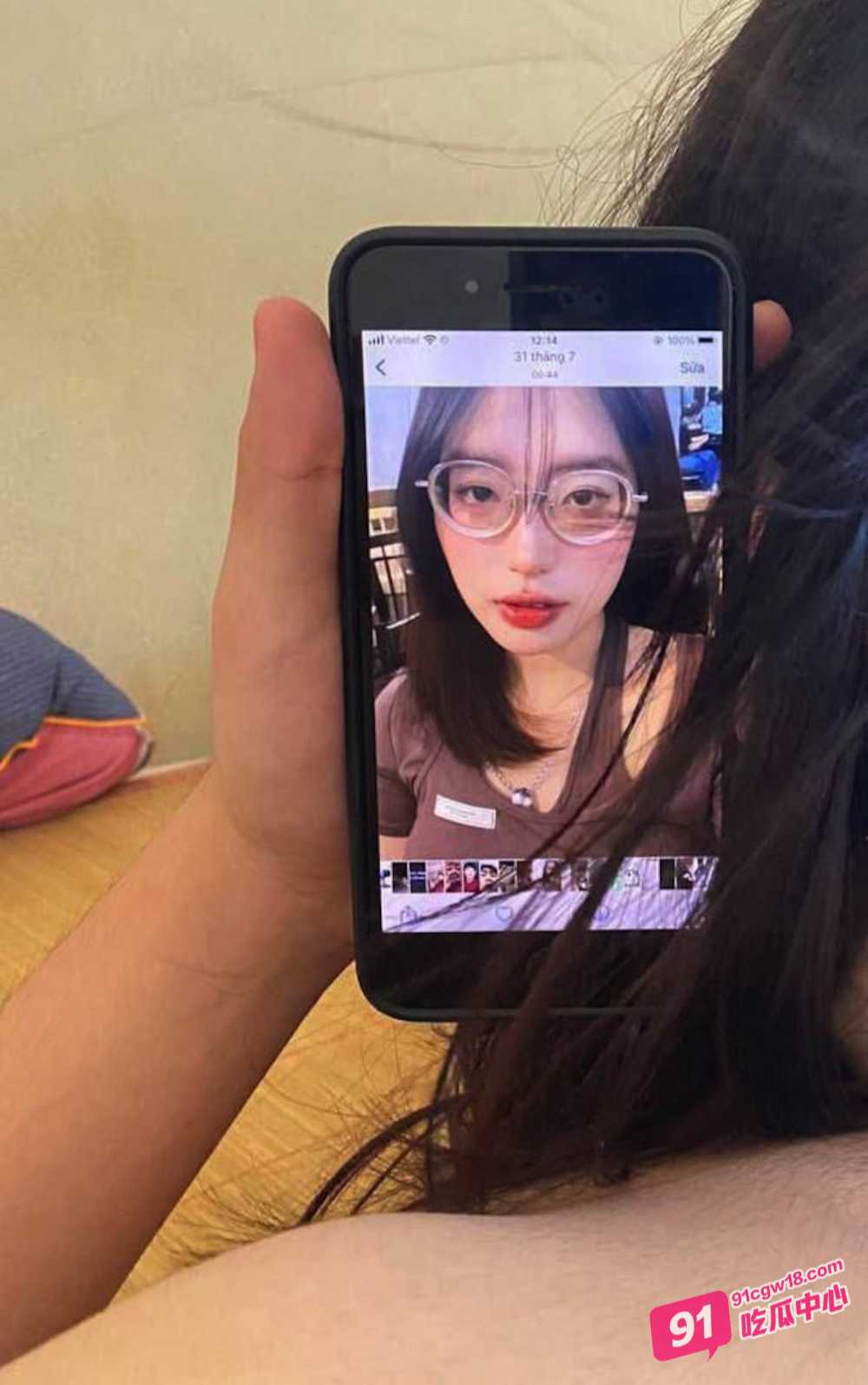 贵州痴女安欣的日常生活 出入夜店勾搭金主 不是在做爱就是在做爱的路上~