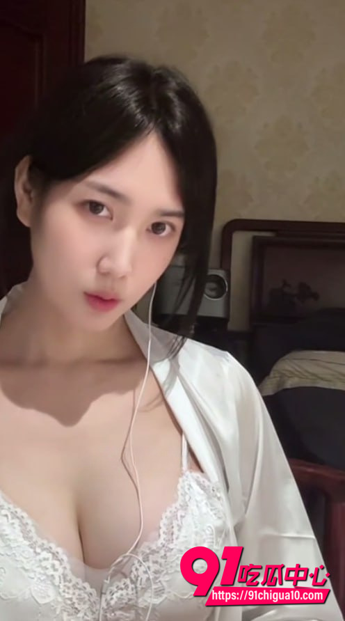 网红小羽ASMR大胆露脸 木瓜巨乳坦胸漏乳 假鸡巴深喉口交揉胸自慰超骚福利视频流出