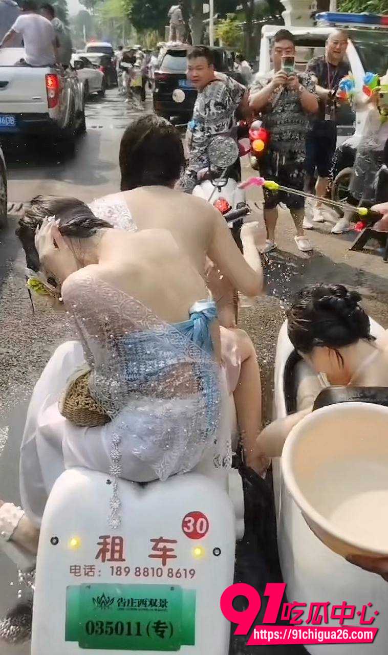 云南西双版纳泼水节9