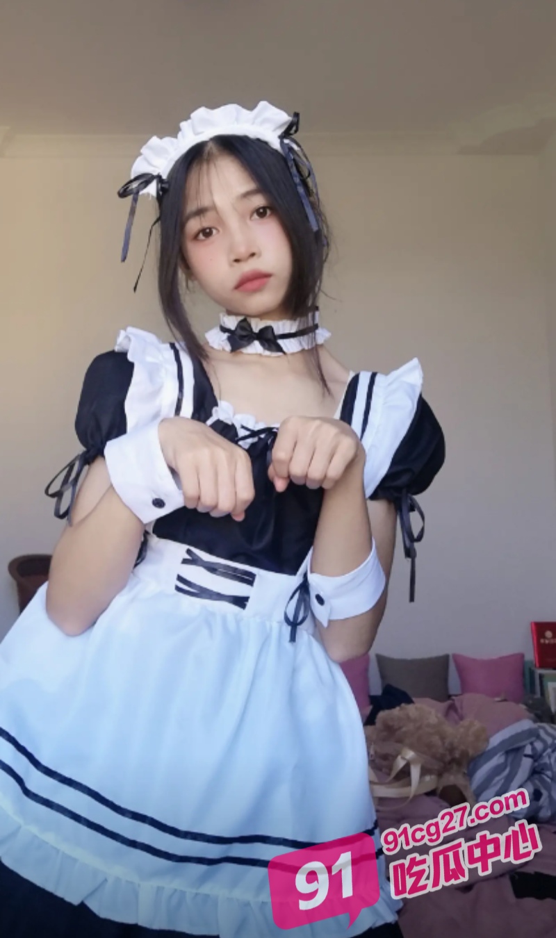天生淫娃！直击网袜少女拍片现场 极品颜值一次过不NG