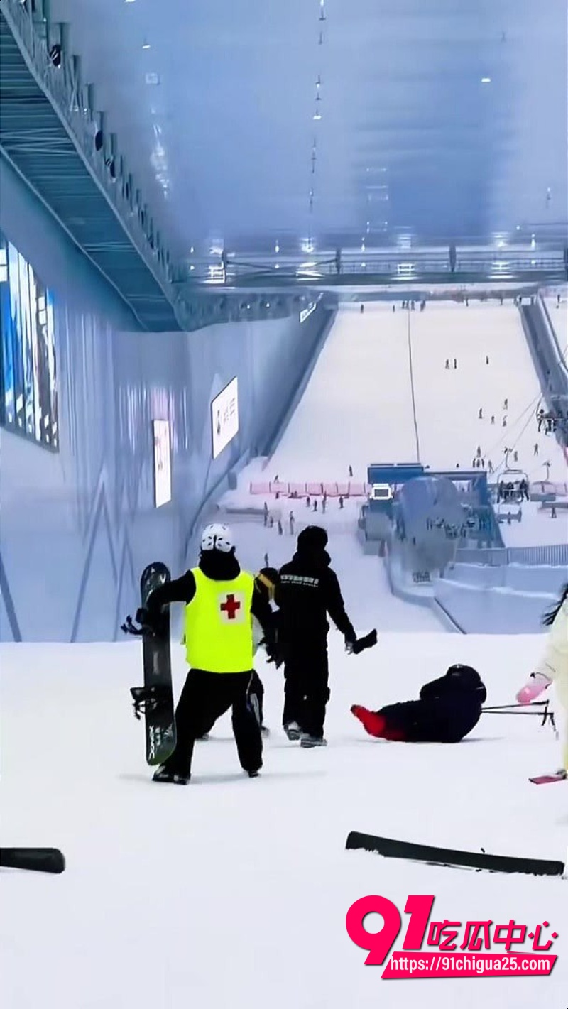 深圳华发滑雪场突发斗殴现场11