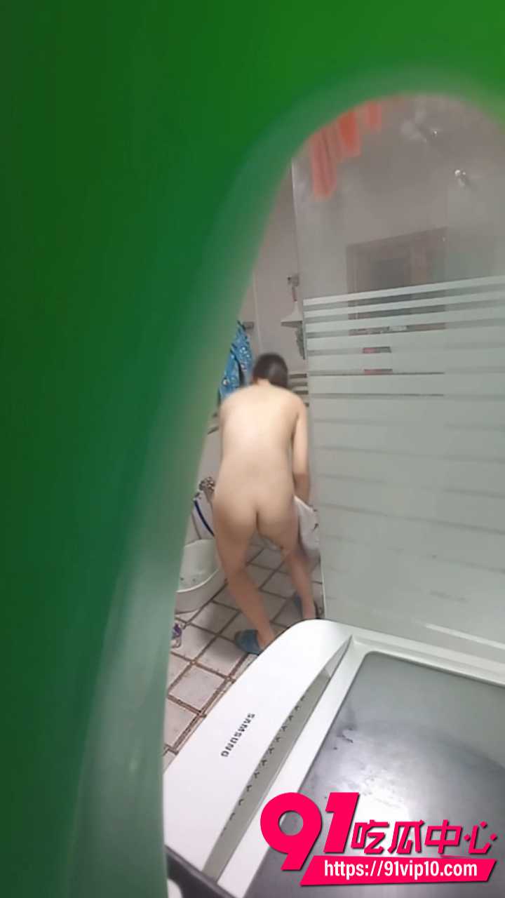 浴室偷拍白嫩少妇洗澡6