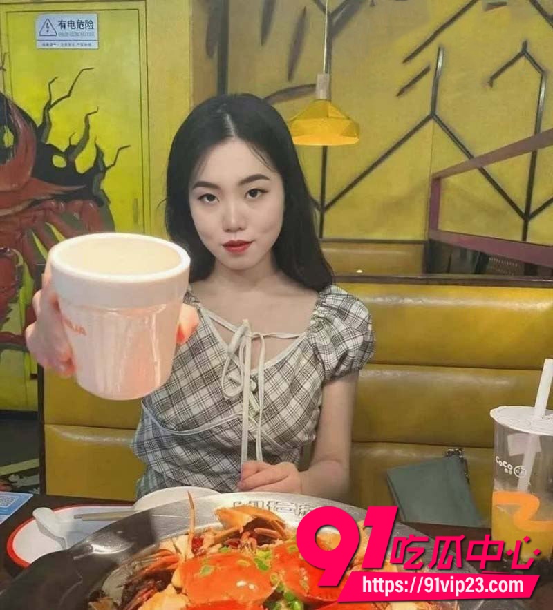 北京昌平98年已婚少妇孙晔子 被调教成小母狗电梯极限露出 大量不雅性感自拍曝光