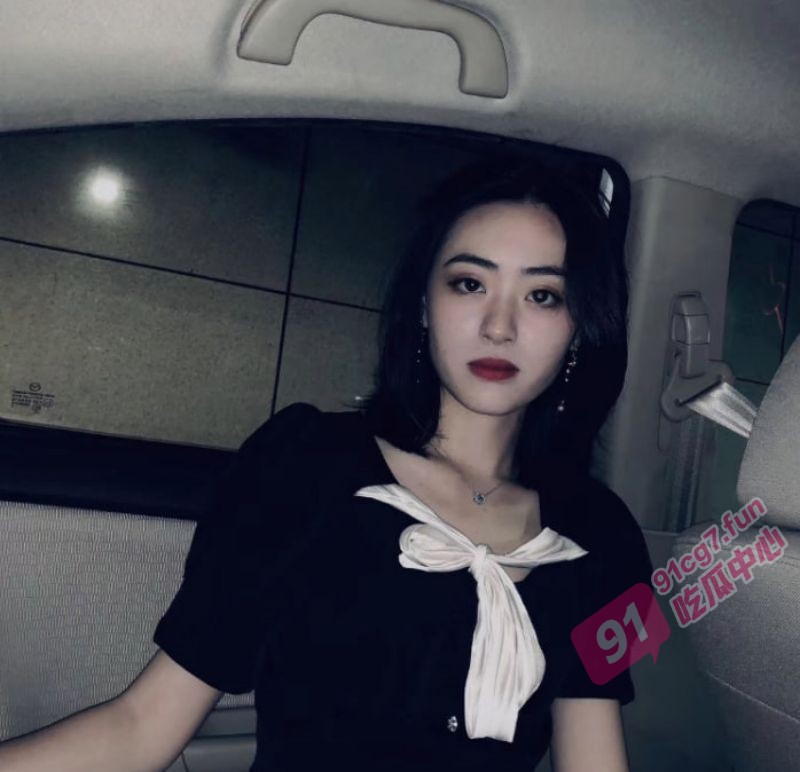 大二反差婊母狗刘霞 惨遭前男友泄密调教曝光 这么好的逼不操 用来打飞机 真浪费！