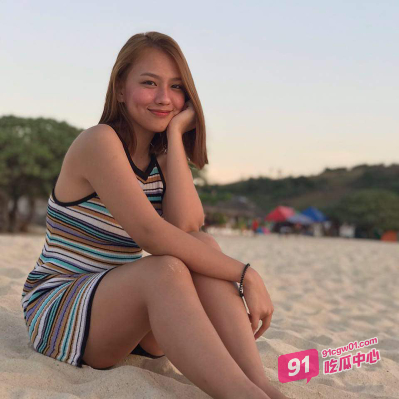 马来西亚气质女老师私密相册流出 只能说人前女神人后母狗！