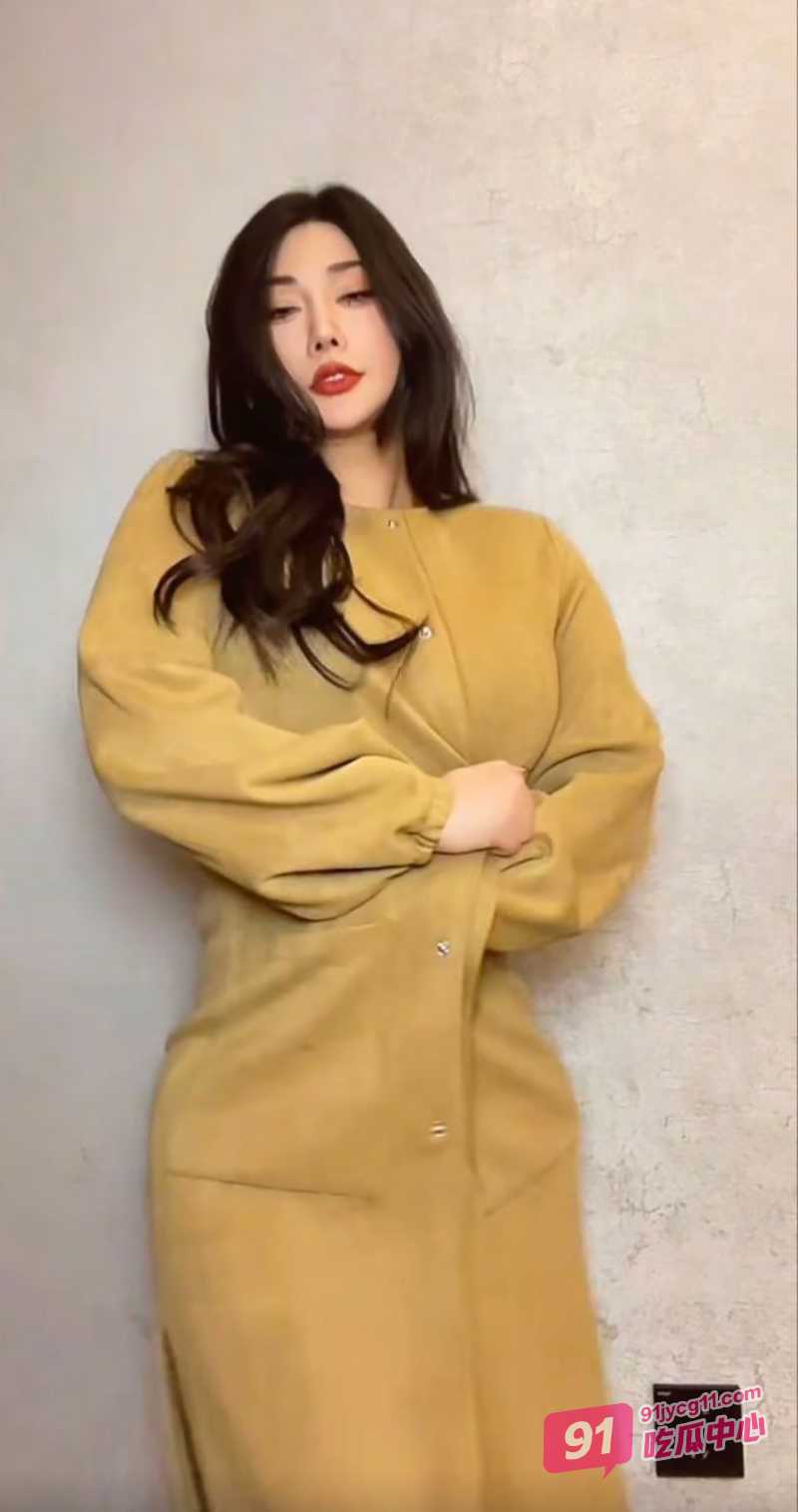 抖音网红Vivi1对1独家视频放送！这娇喘呻吟太勾人了～ 配图2
