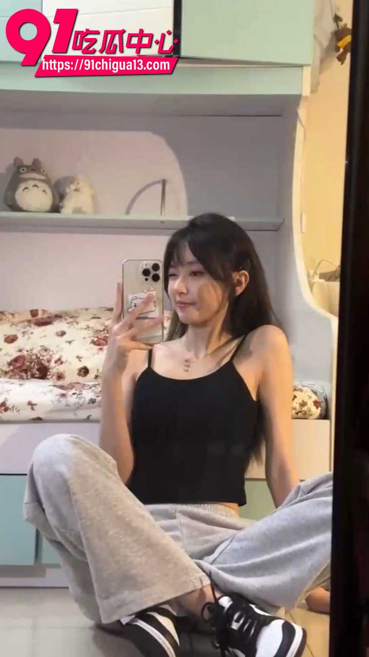 情趣内衣轮番上阵被大屌干到浪叫喷水2