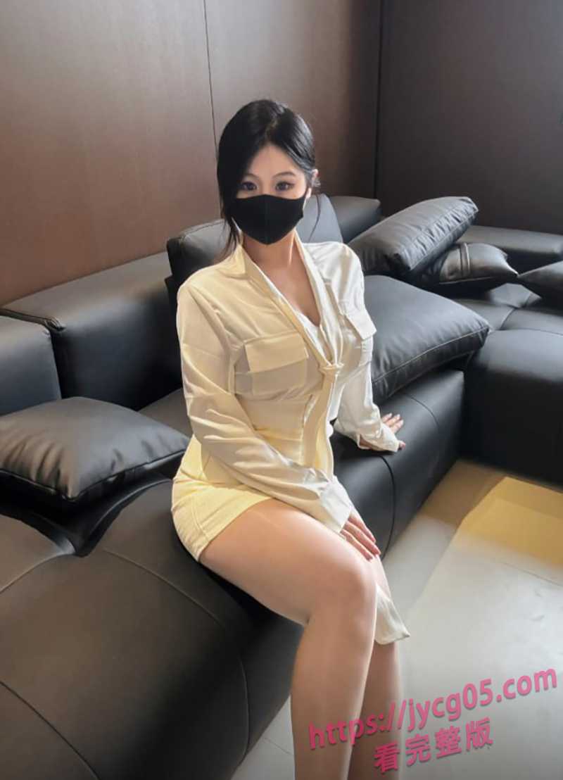 抖音熟女网红“琪琪妈”翻车！迫于生活下海拍片 丝袜热舞韵味撩人！ 配图