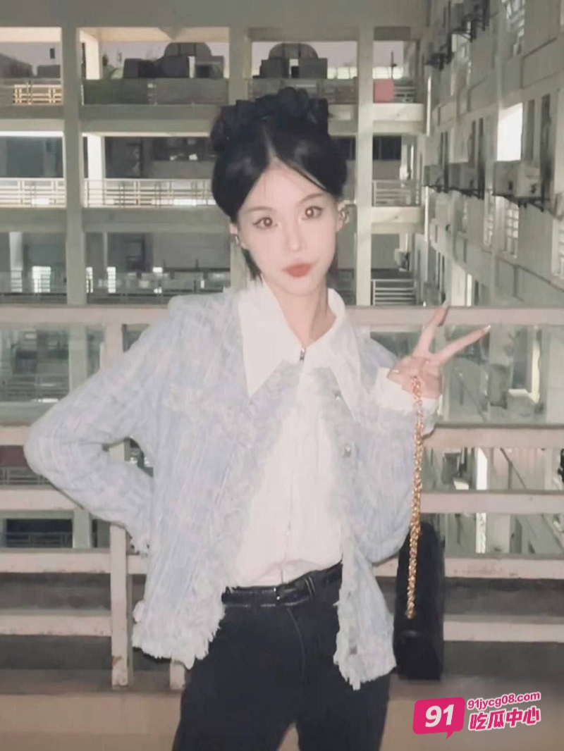广西艺术学院邓乐颖 女神变精盆背德玩法大揭秘！ 配图5